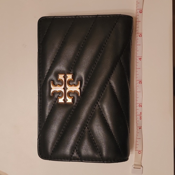 Tory Burch KIRA Chevron Quilted Lamb Leather Bi-Fold Wallet 🩷 - Picture 9 of 12